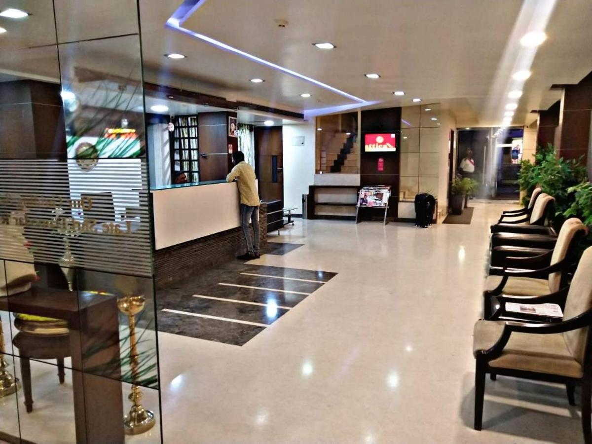Suvarna Regency Hassan Eksteriør bilde