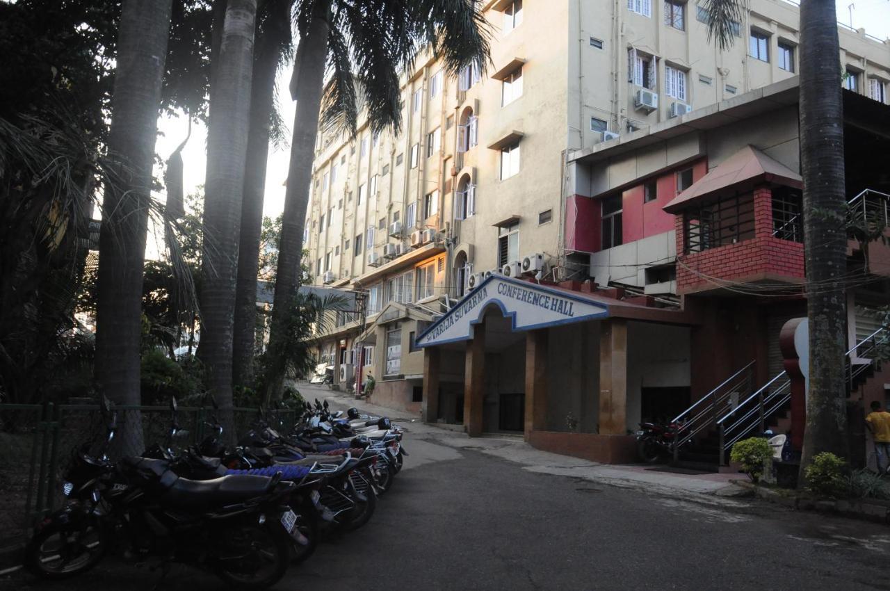 Suvarna Regency Hassan Eksteriør bilde